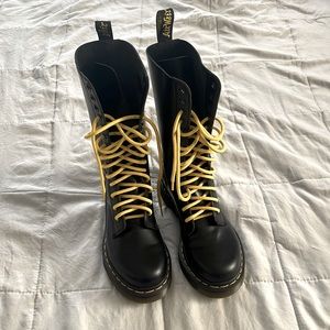 Dr Martens high Boots